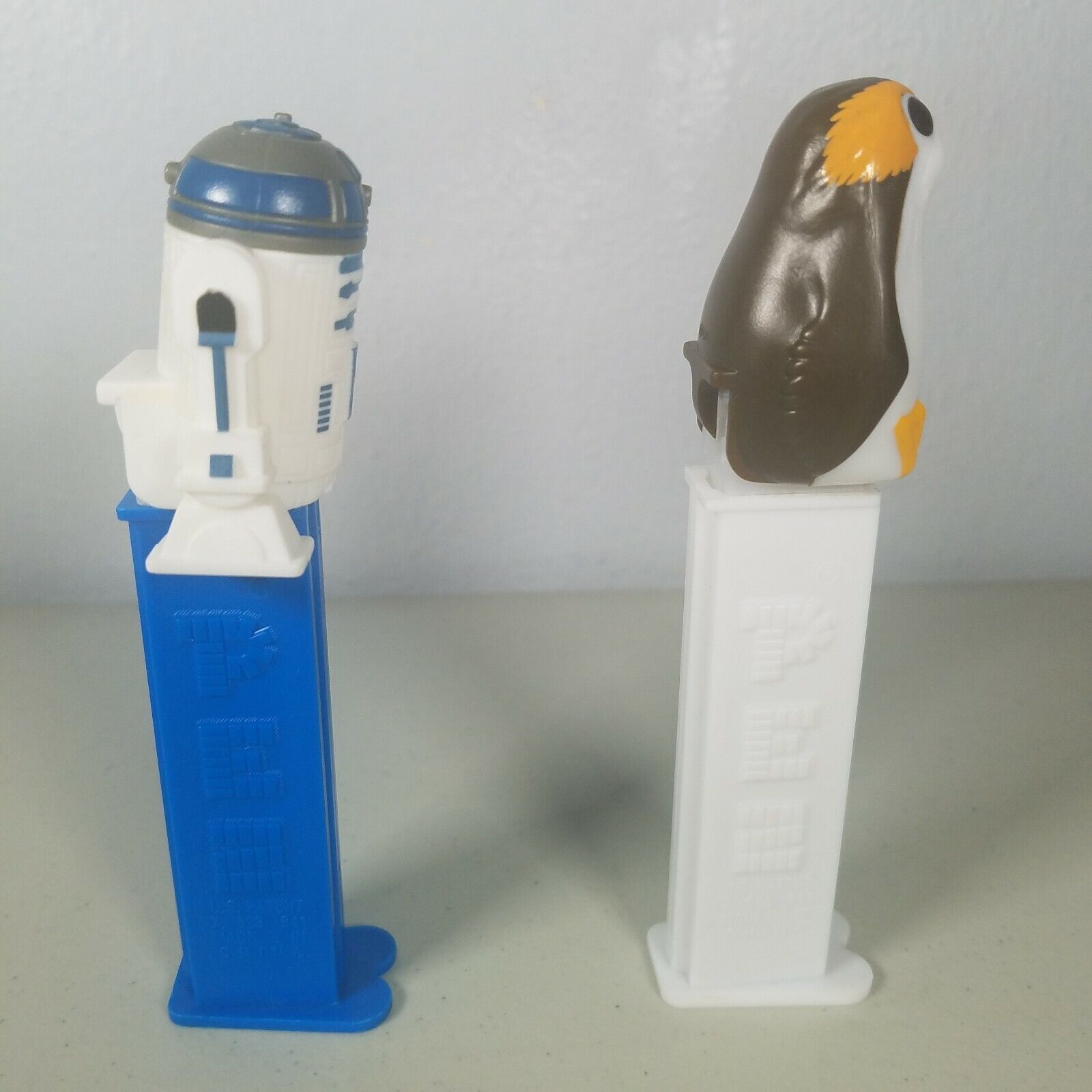 porg pez dispenser