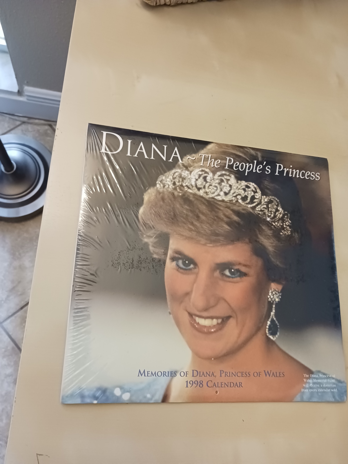 Princess Diana 1998 Calendar and Commemorative Book Royalty Collectibles