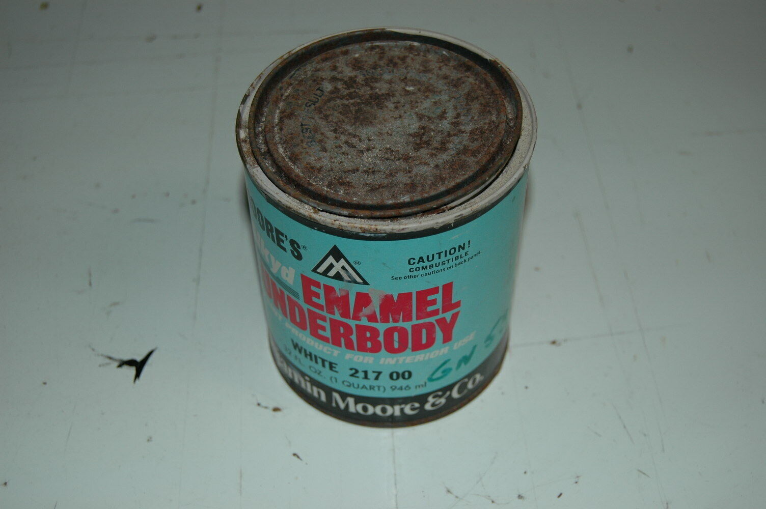 Vintage Benjamin Moore & Co Alkyd Enamel Underbody Quart Can White 217 Paint & Varnish