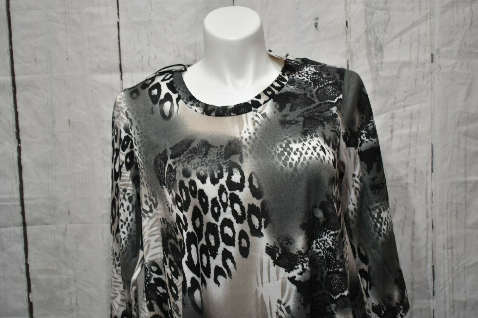 black and white blouse women