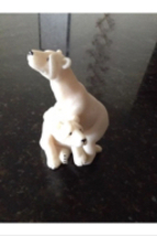 beautiful polar bear sculpture - $189.99