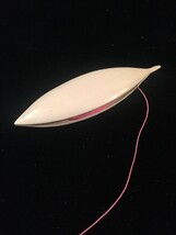 Vintage 40s cream tatting shuttle with pink thread