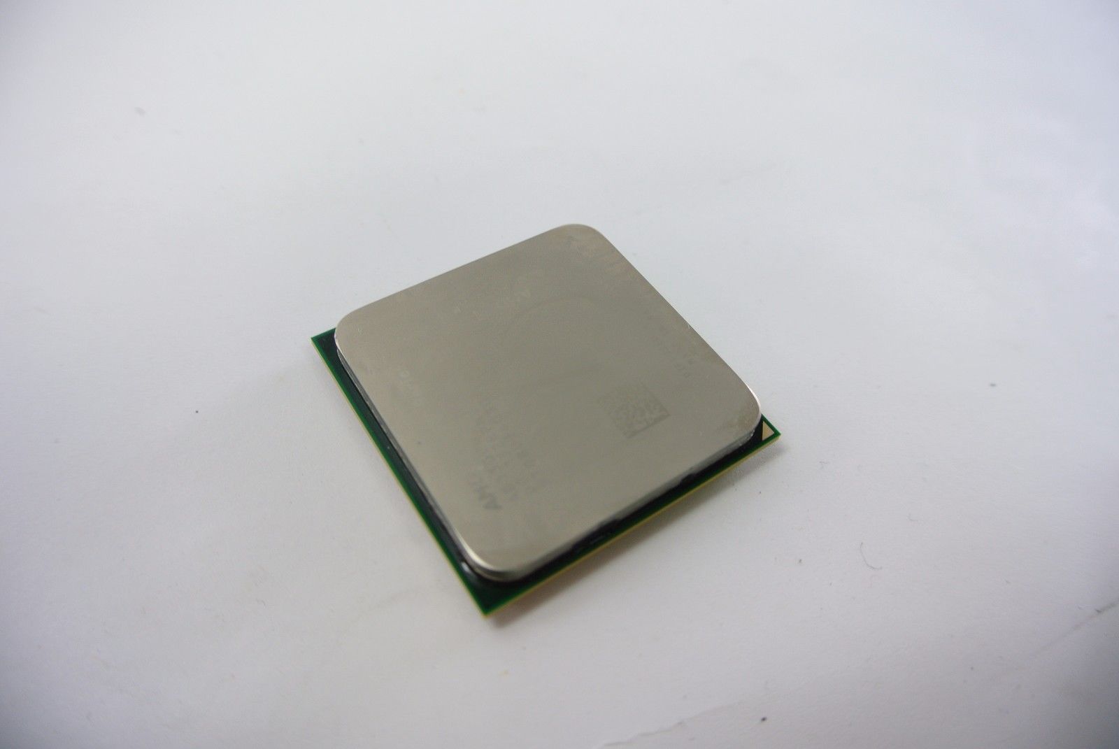 AMD A4-3300 AD33000JZ22HX 2.5 GHz Dual-Core Socket FM1 Processor cpu