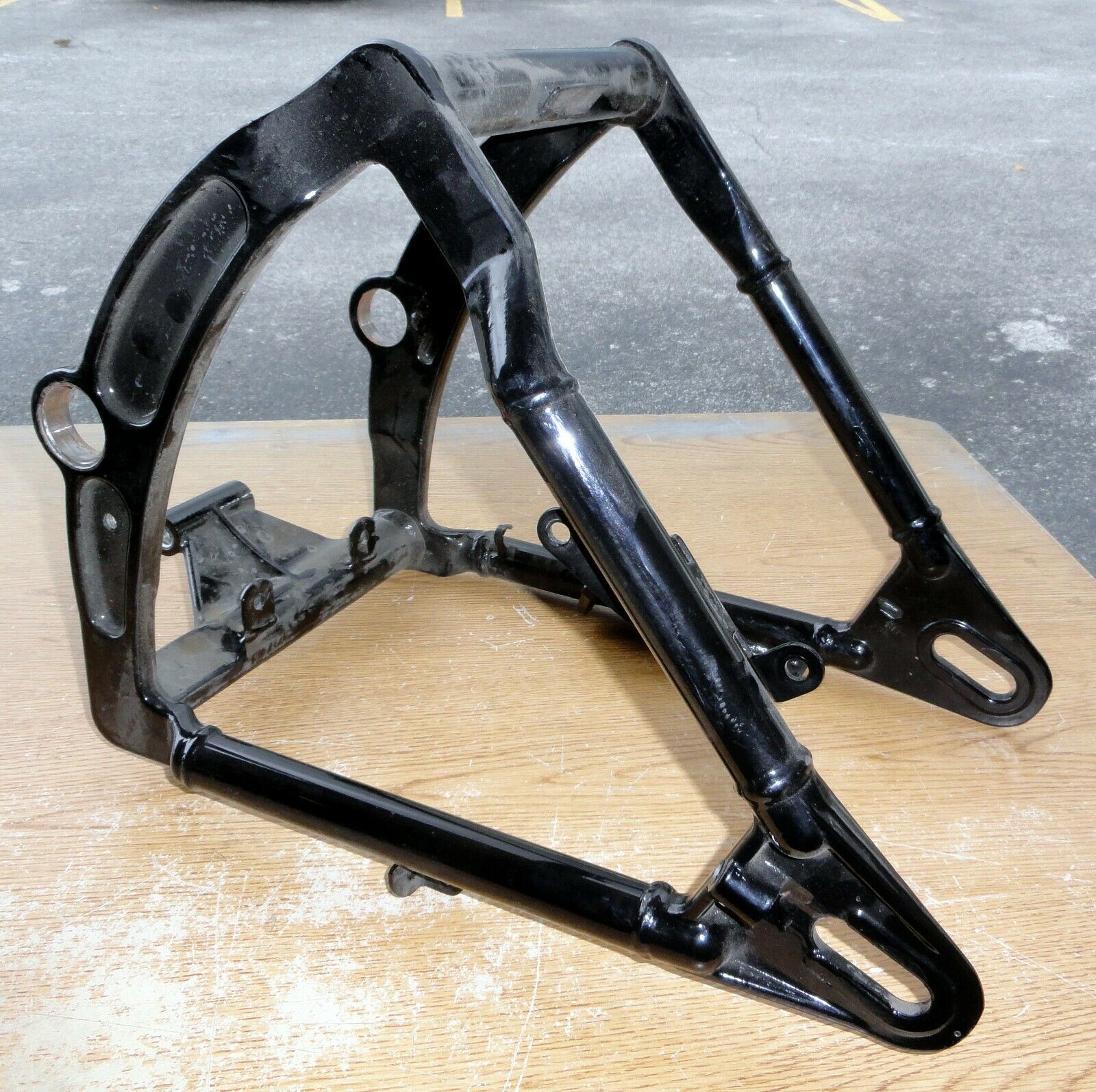 Harley REAR SWING ARM SWINGARM FXST FLST 0007 GENUINE HARLEY OEM