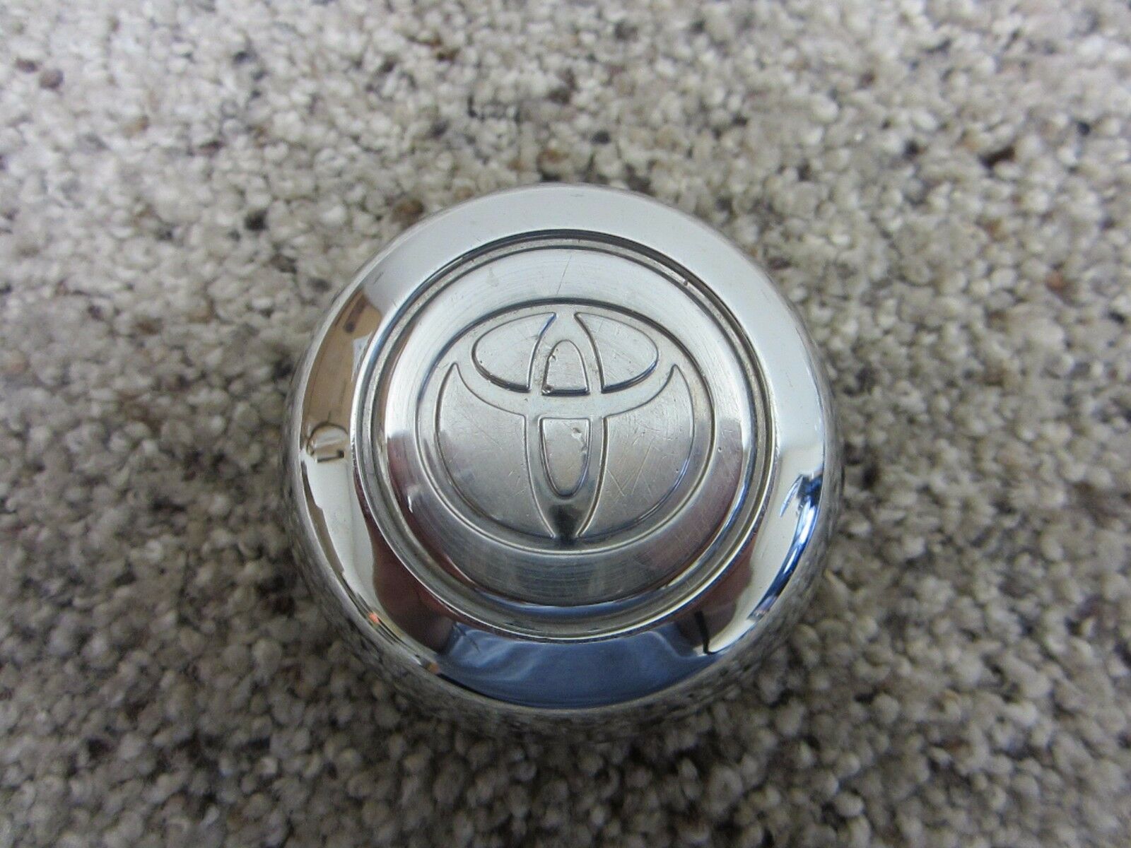TOYOTA PRIUS CHROME 6 SPOKE ALLOY RIM WHEEL HUBCAP CENTER CAP 2222 66