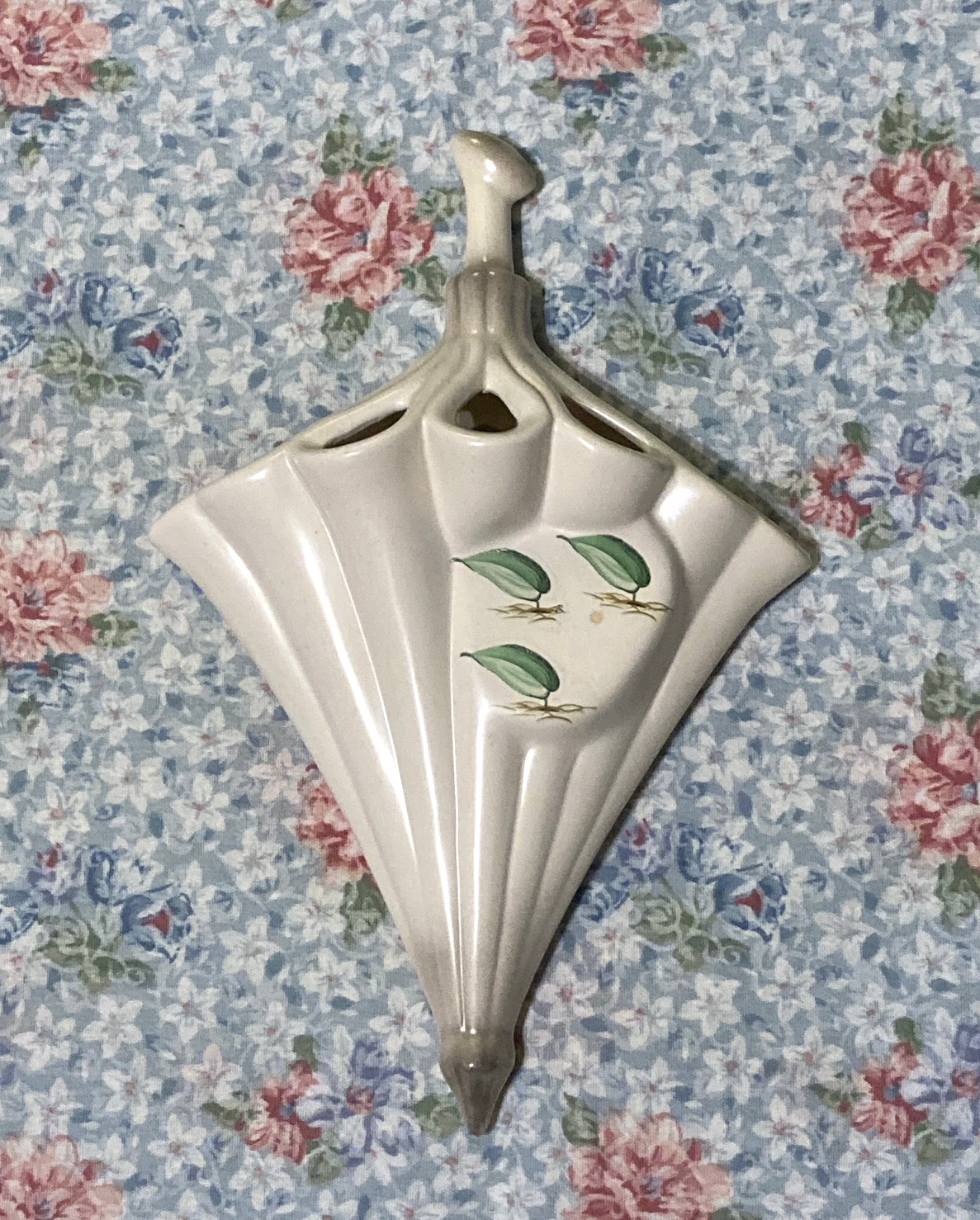 Vintage McNees wall pocket vase parasol umbrella ceramic mold 128