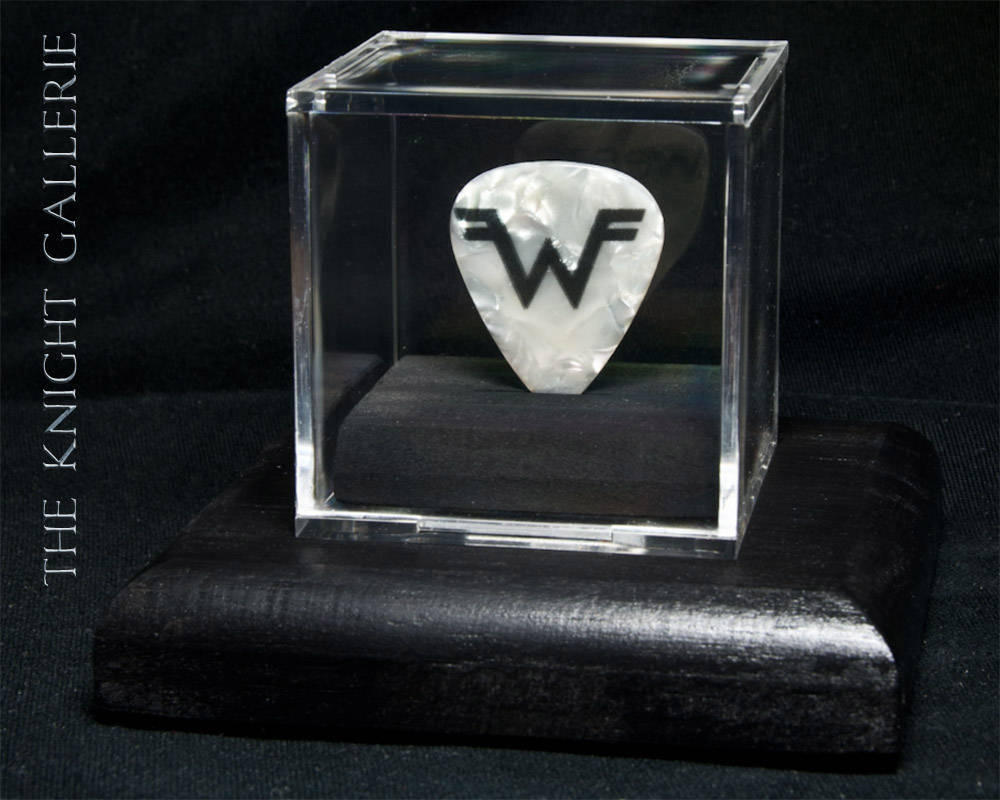 Weezer commemorative guitar pick and display case Guitar Picks