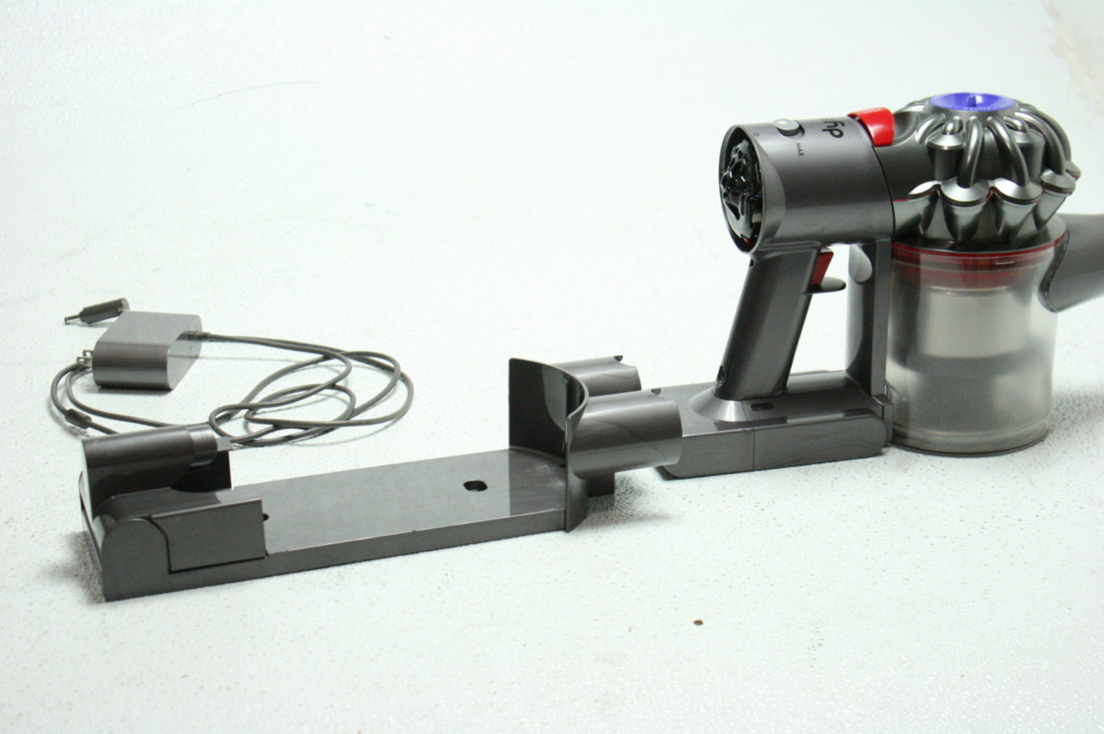 Dyson V6 Trigger Cordless Handheld Vaccuum 2 Tier Radial Cyclones 15