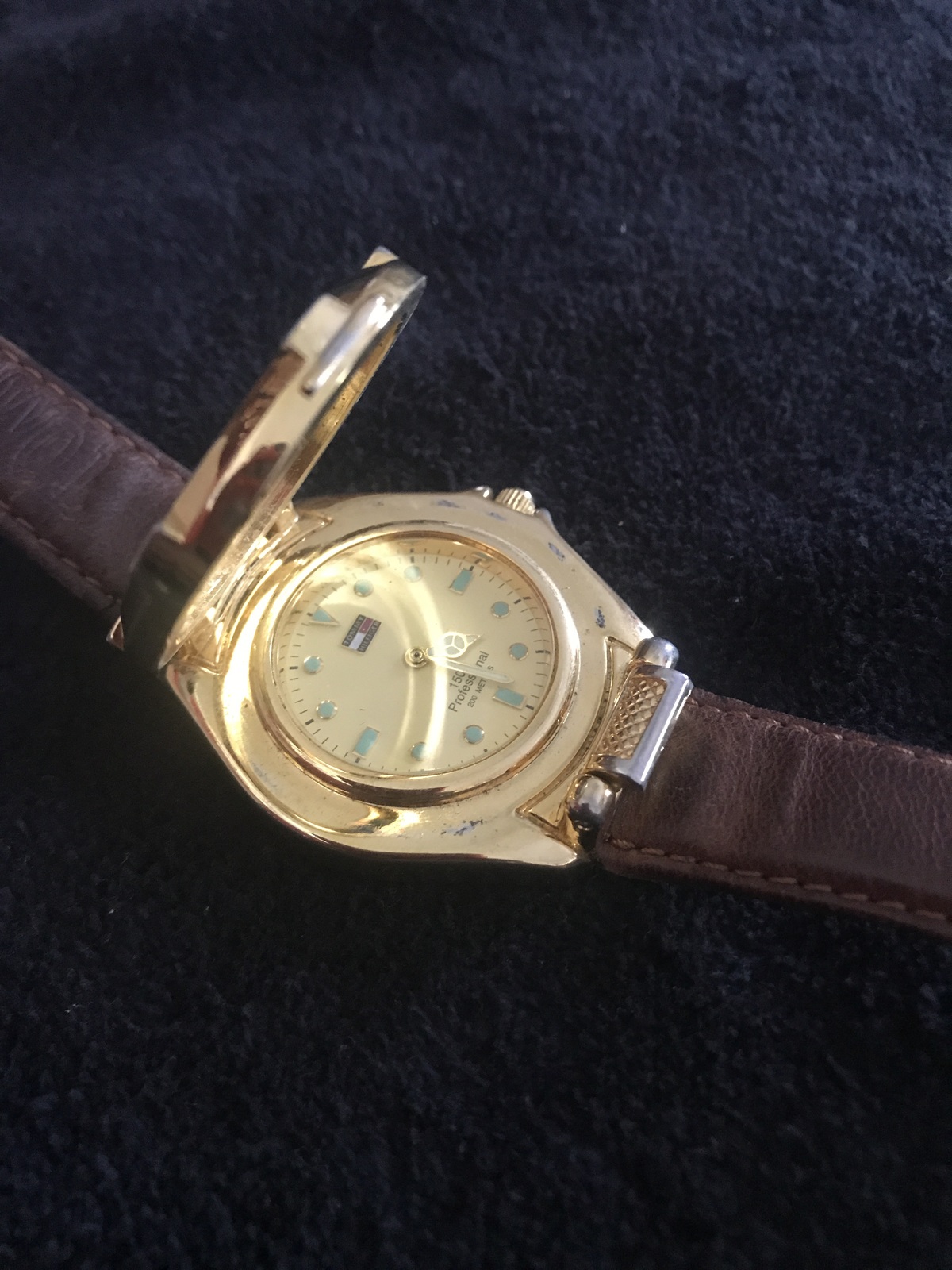 tommy hilfiger 1500 professional watch