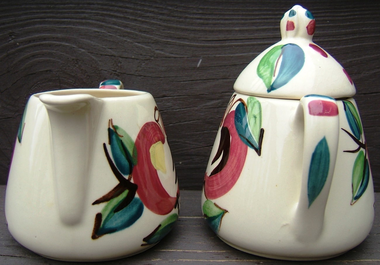 Vintage PURINTON Ceramic SUGAR BOWL CREAMER Set with RETRO APPLE Design