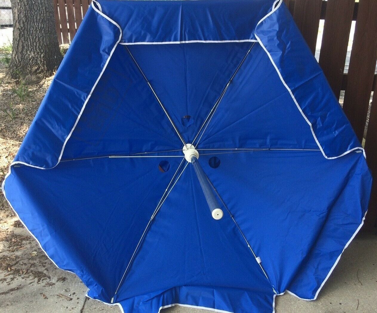 Bud Light Budweiser Beer Large 6 Foot Market Style Umbrella Pool Patio