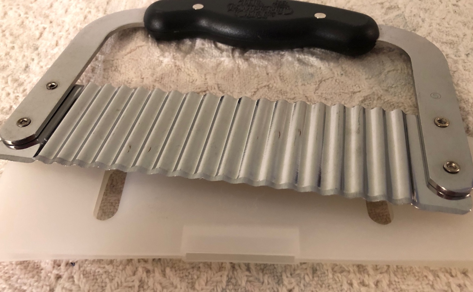 The Pampered Chef Retired Straight Blade Vegie Crinkle Cutter Kitchen