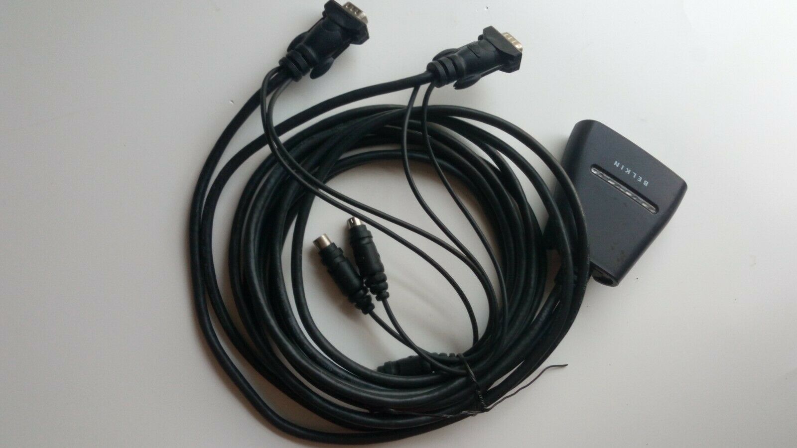 Belkin 2 Port KVM Switch With Built In Cabling F1Dk102P KVM Switches