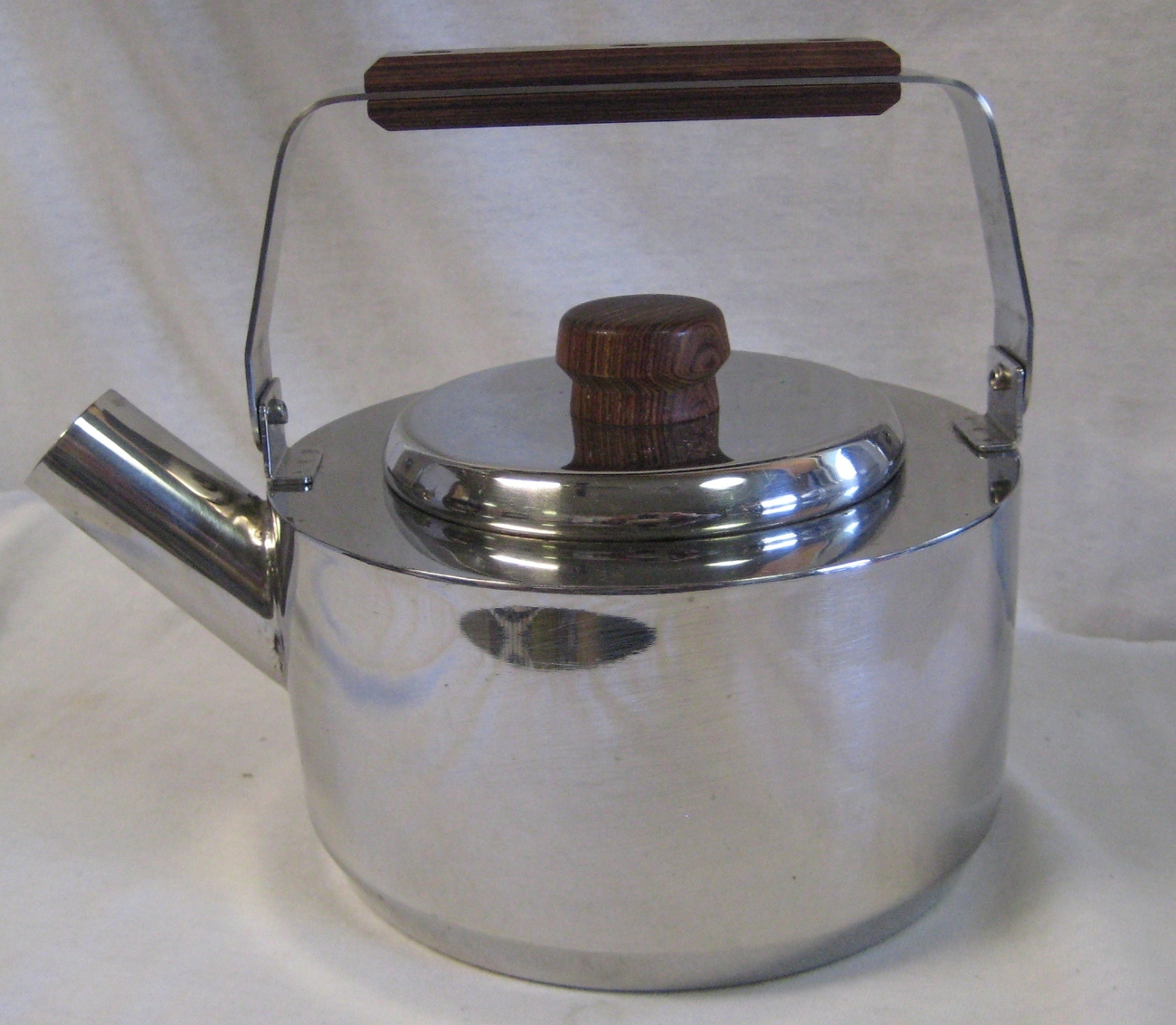 Farberware Model 763 188 Stainless Steel Teapot Kettle Wood Handle 1 1