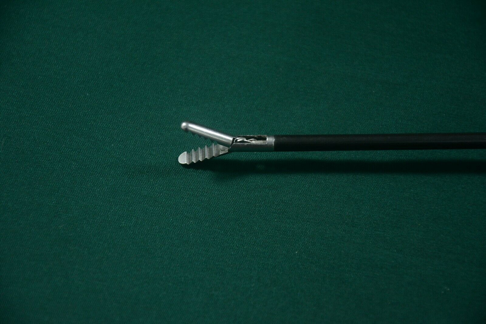 Laparoscopic Alligator Grasper Forceps Micro Surgical Instruments 5 mm