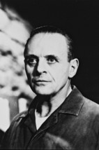 Anthony Hopkins in The Silence of the Lambs 18x24 Poster - $23.99