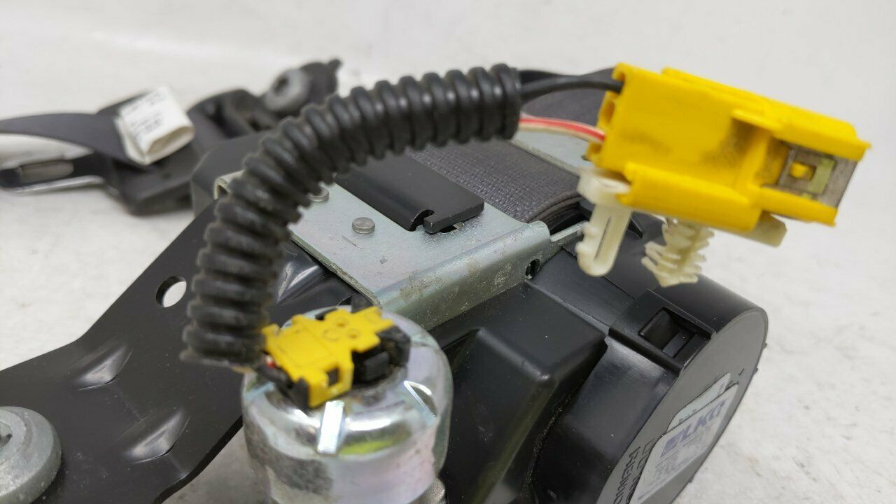 20052008 Ford Crown Victoria Passenger Right Seat Belt Front Retractor 50301 Seat Belts & Parts