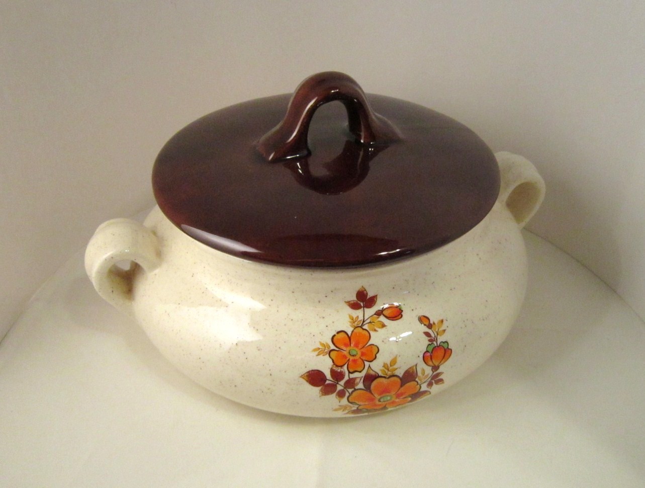 Covered Casserole Soup Tureen with lid, Handmade 1980 Autumn Colors