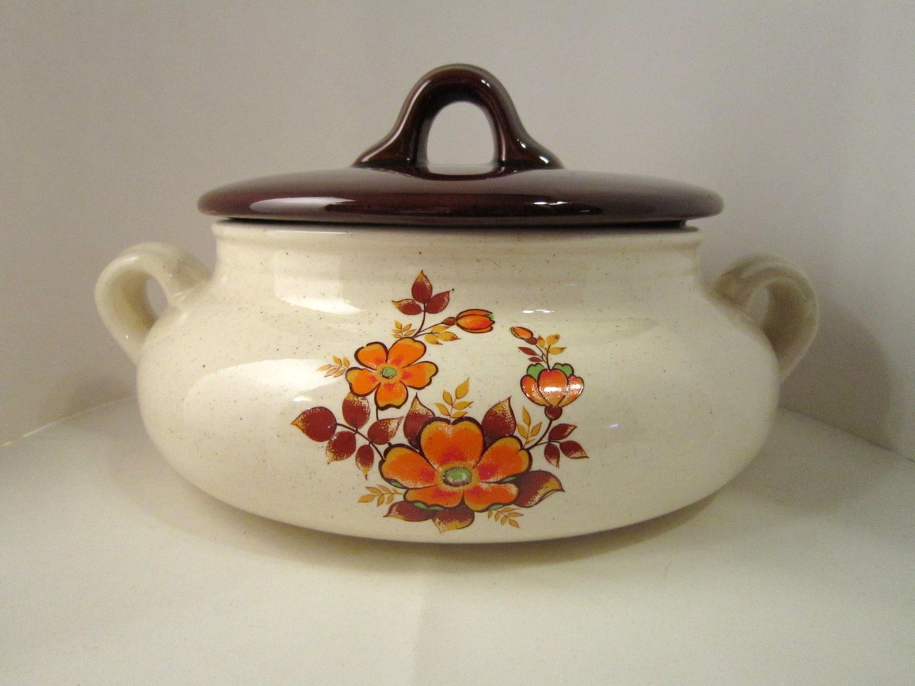 Covered Casserole Soup Tureen with lid, Handmade 1980 Autumn Colors
