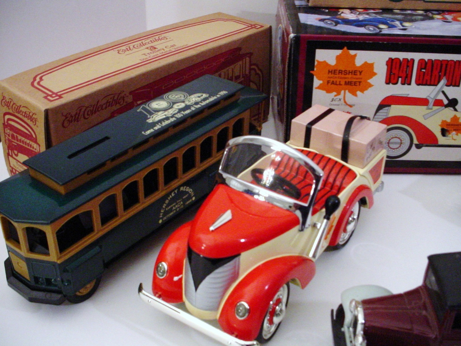 Ertl Diecast Hershey Truck Trolley Crown Pedal Car Lot Contemporary