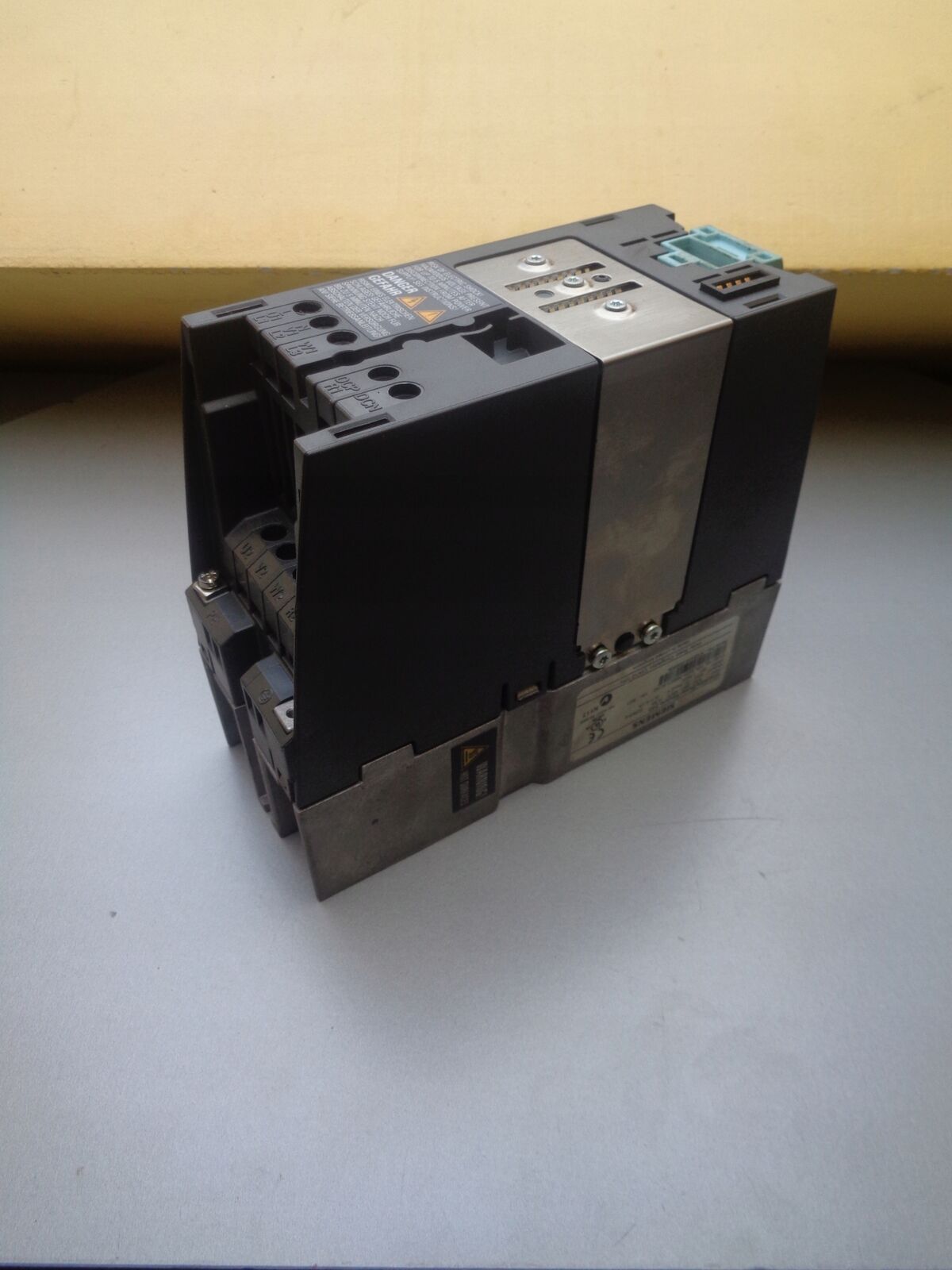 SIEMENS SINAMICS POWER MODULE 240 1.5KW 6SL3224-0BE21-5UA0 / 4068 - PLC