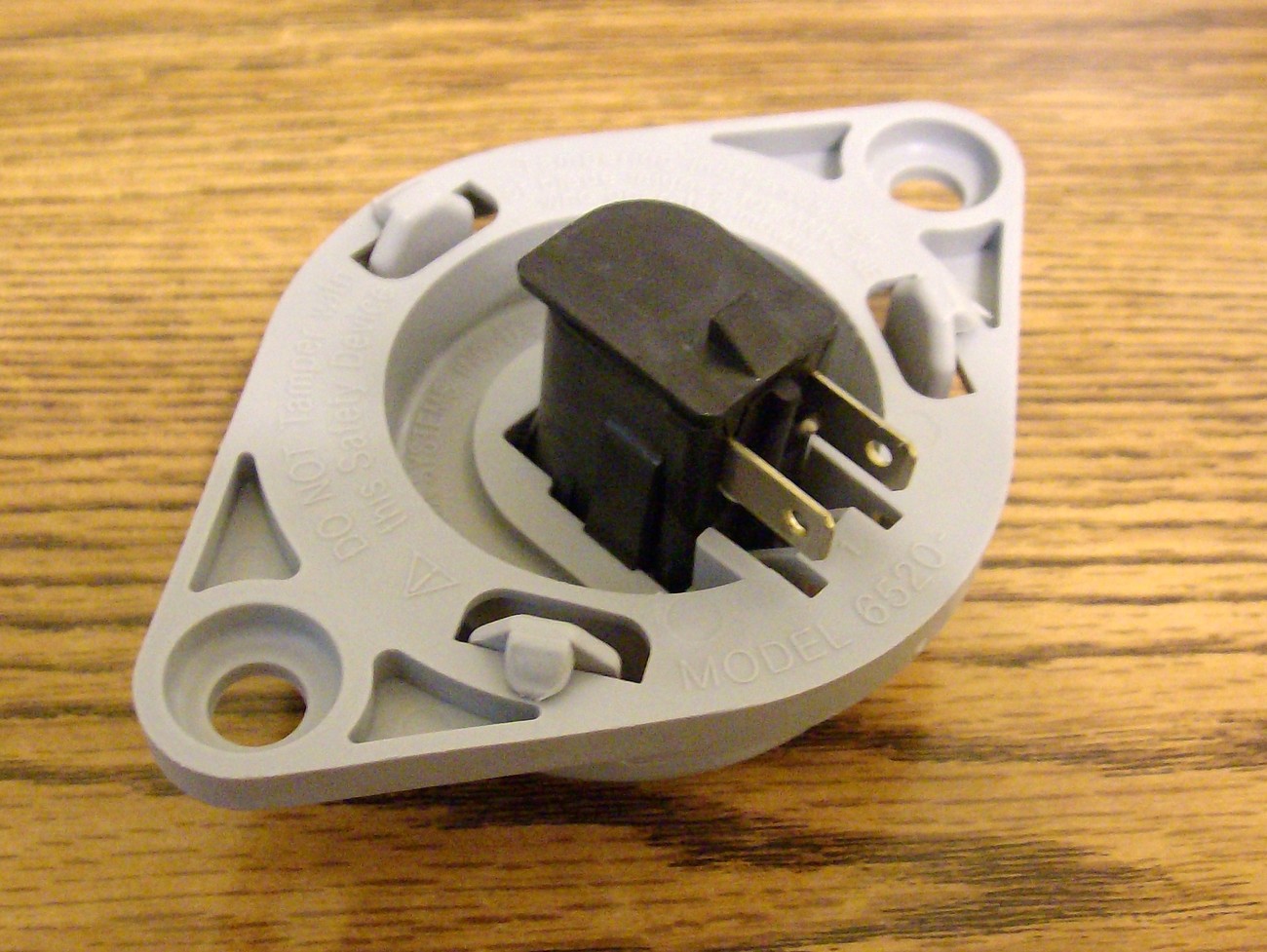 Hustler seat safety switch 782177 Parts & Accessories