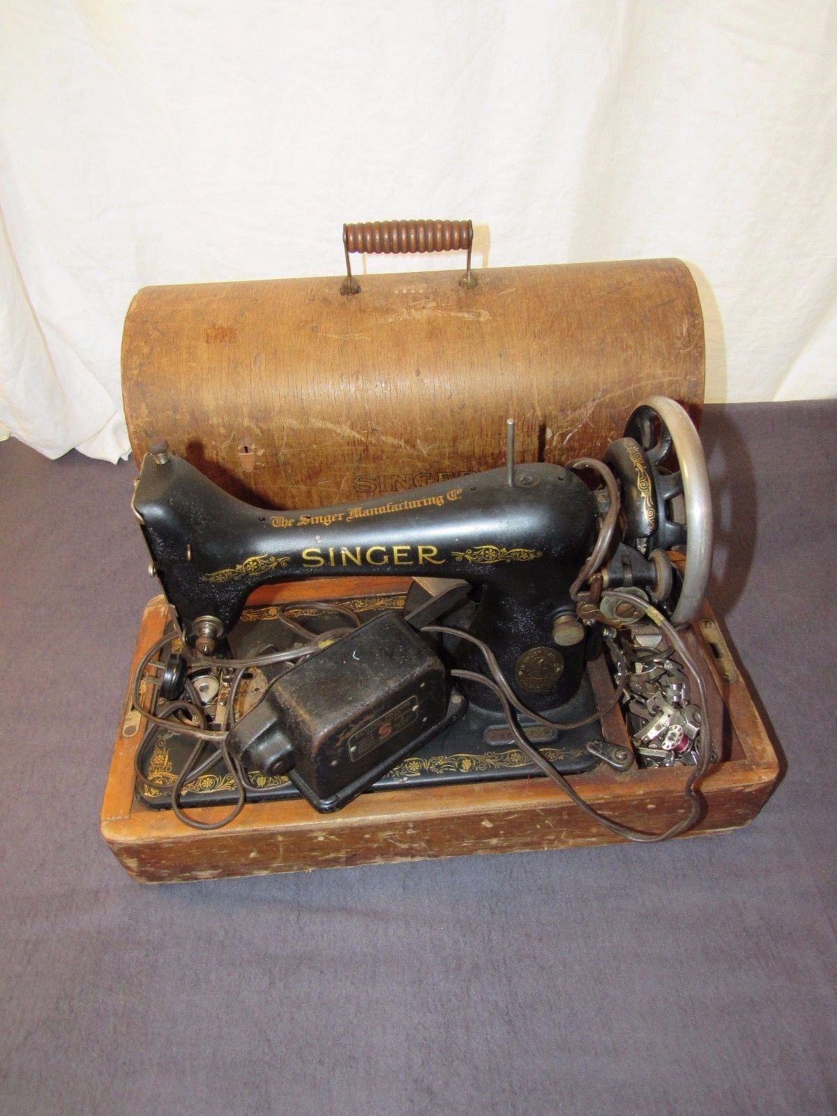 VTG Singer Sewing Machine Wood CASE 1910 F8362262 Extra Parts Repair
