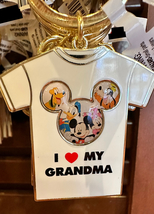 Disney Parks Mickey Mouse White T Shirt Keychain Lobster Claw I Love My Grandma