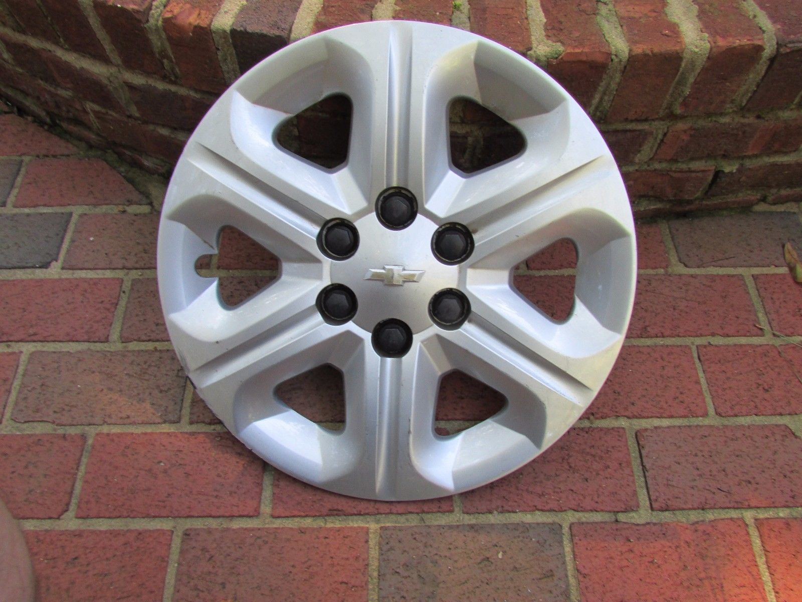 10261 CHEVY TRAVERSE 09 10 11 12 13 17" CENTER WHEEL COVER PIECE HUB