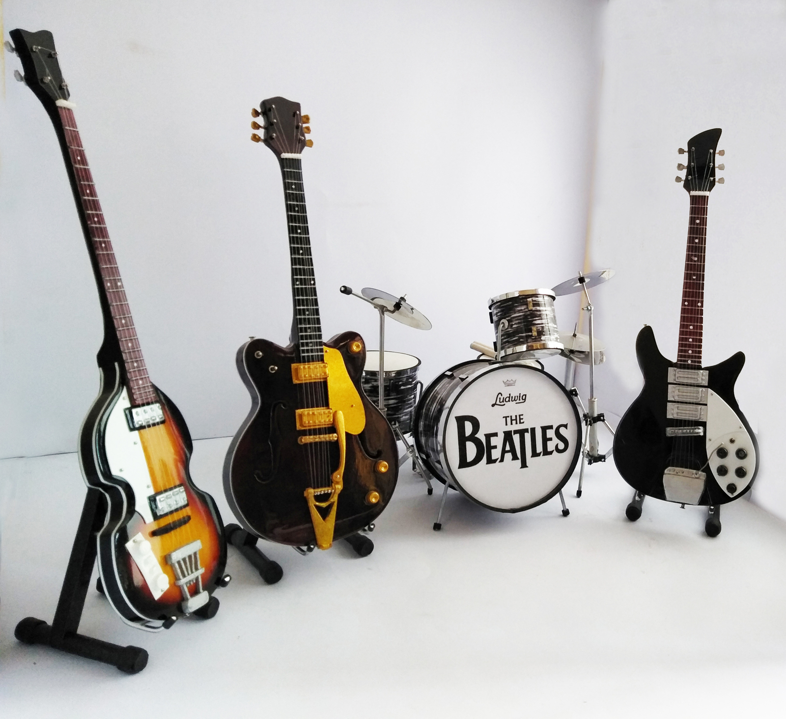 Miniature Guitar Bass And Drum Set The Beatles Musical Instruments Display Only Miniatures 3309