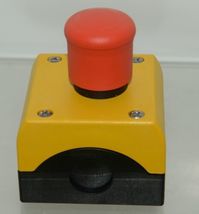 Eaton M22C1M13H Red Push Button Emergency Control Station Twist Release image 4