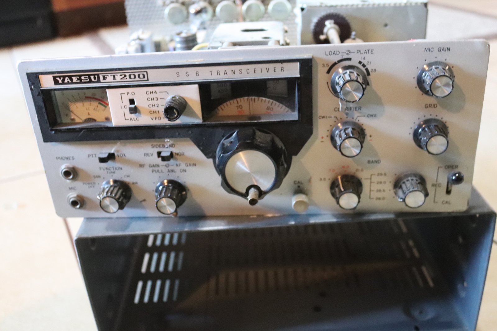 Yaesu Ft200 HF SSB Transceiver As IsUntestedAttic Find 520 516