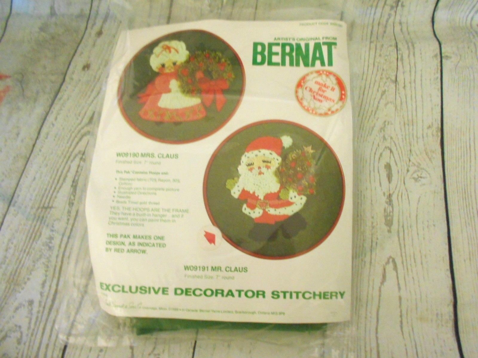 Primary image for Vintage Bernat Mrs Claus WO9191 1976  Decorator Stitchery Christmas Kit Unopened