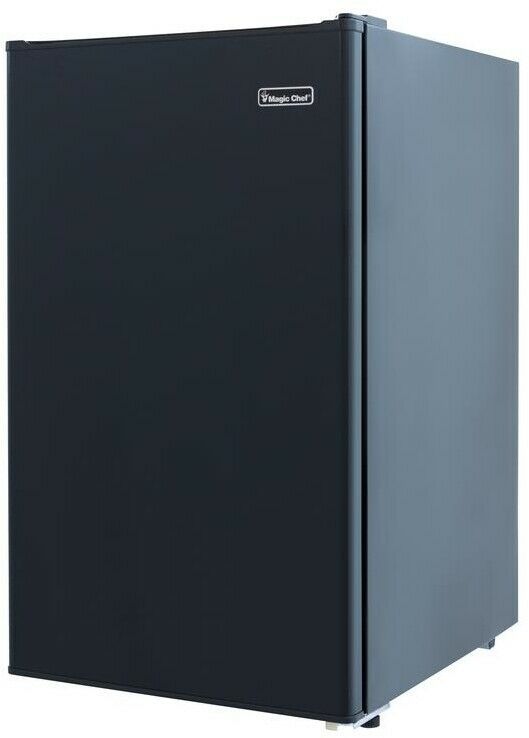Magic Chef Mini Fridge 4.4 cu. ft. Adjustable Temperature Control Black