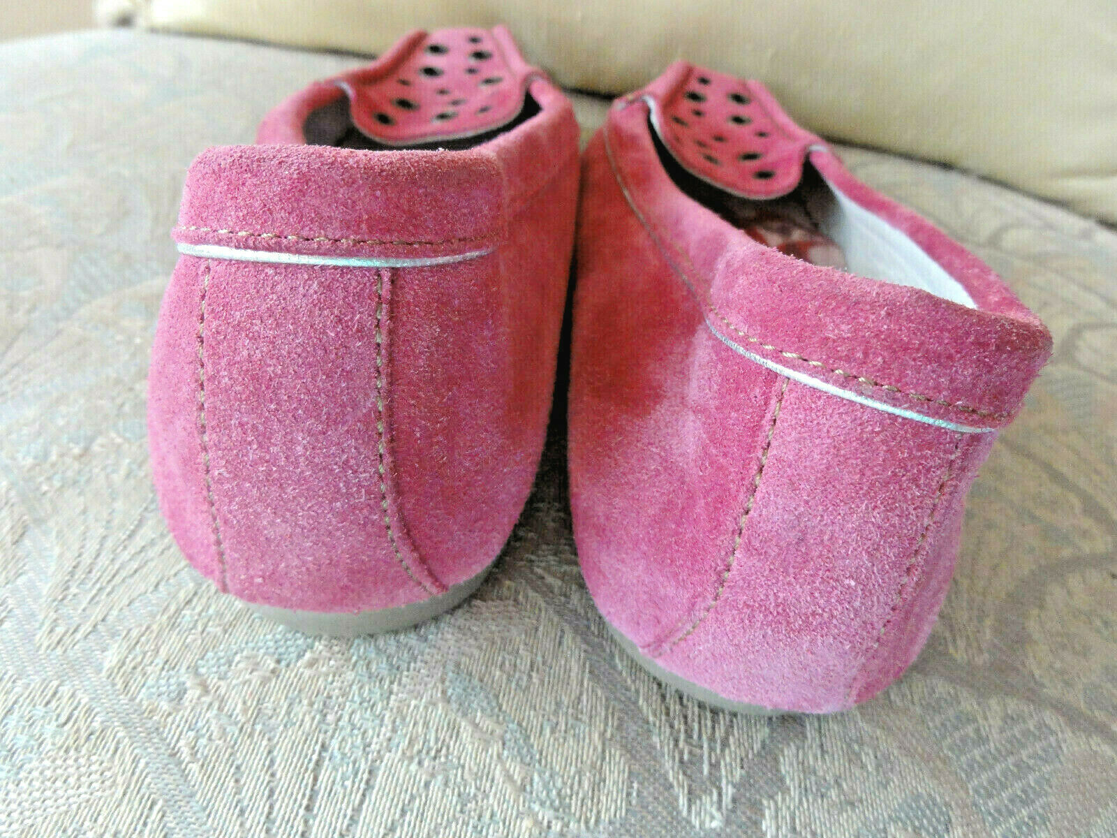 coach pink slippers