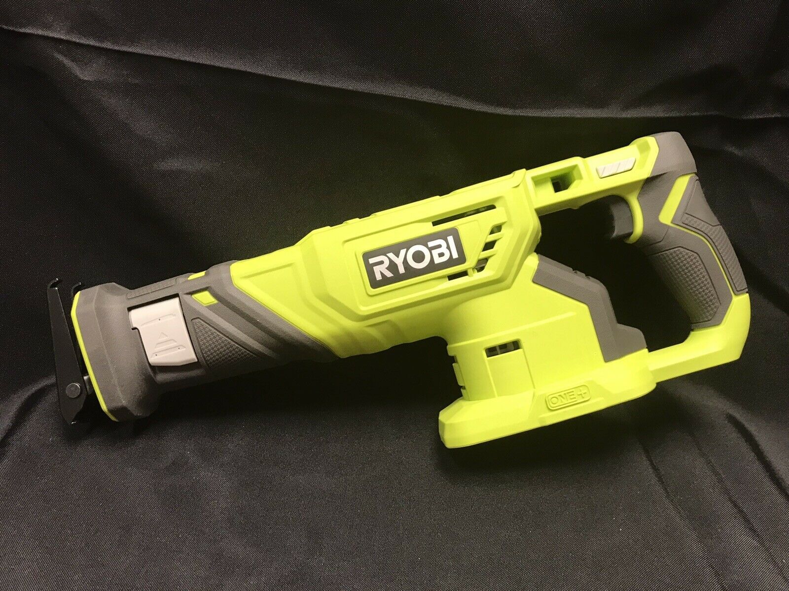 RYOBI P519/P519VN 18V CORDLESS RECIPROCATING SAW W/BLADE TOOL ONLY NEW