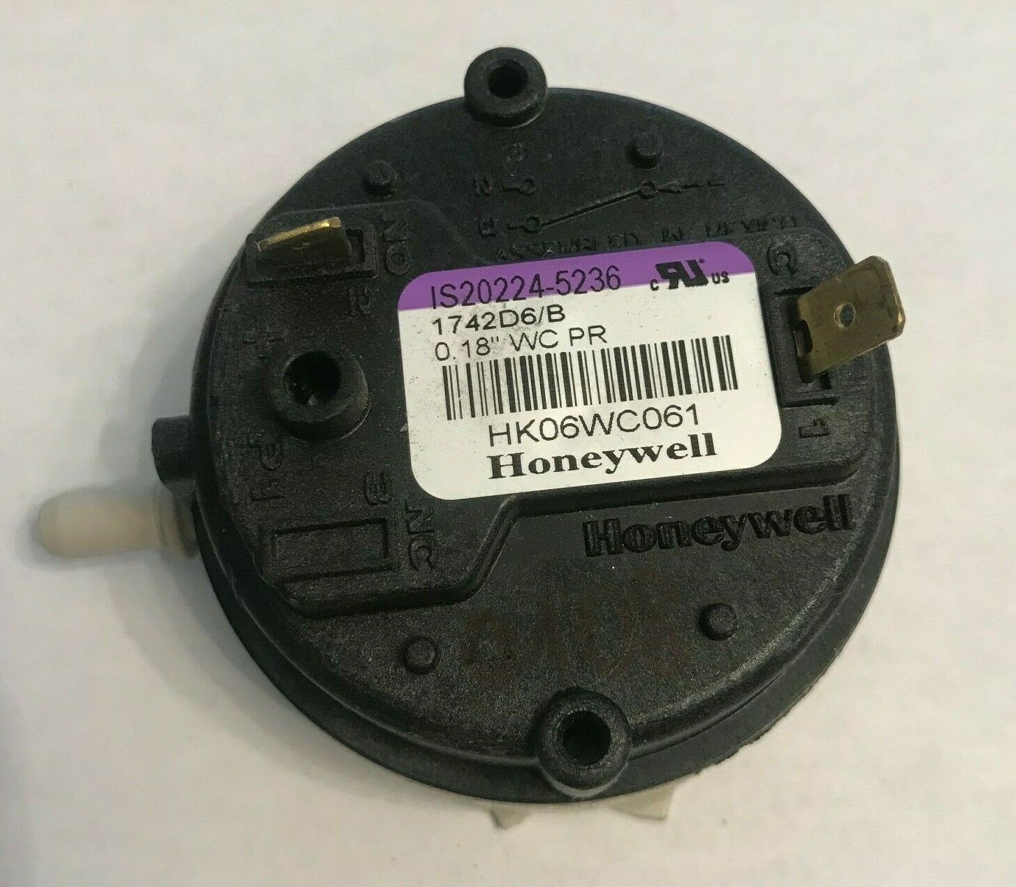 Honeywell HK06WC061 Air Pressure Switch .18 WC IS202245236 used O108