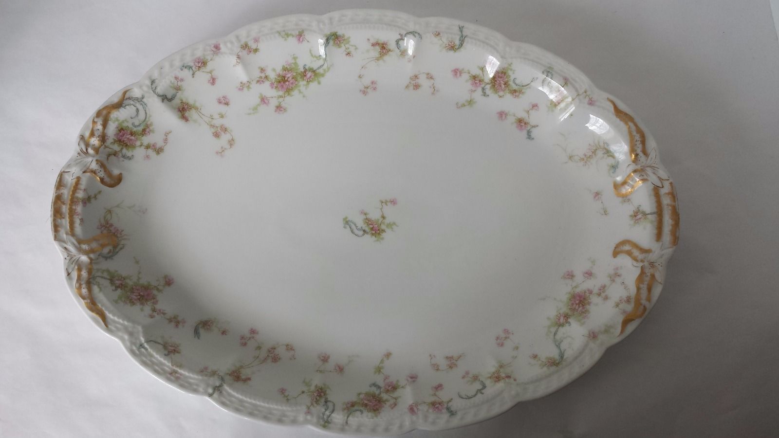 VINTAGE 11 1/4" OVAL PLATTER SCALLOPED GOLD TRIM YELLOW BLUE PINK FLOWERS