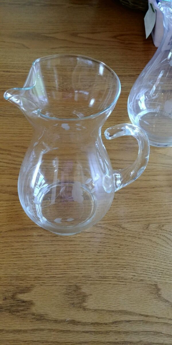 Tupperware Blue Sheer Pitcher With Push Button Lid Seal Model 1676