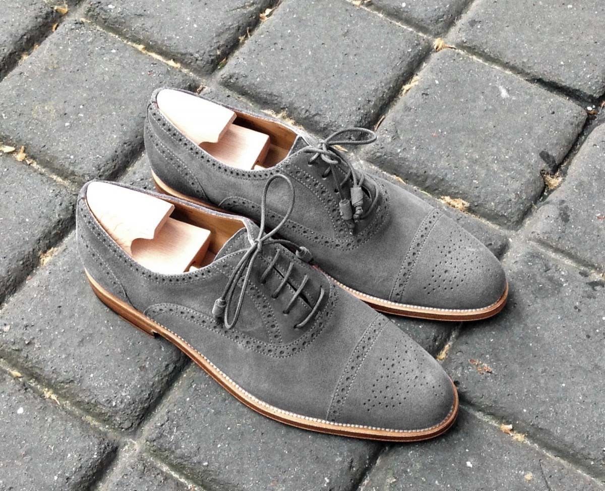 Handmade Men's Gray Heart Medallion Lace Up Dress/Formal Suede Oxford Shoes