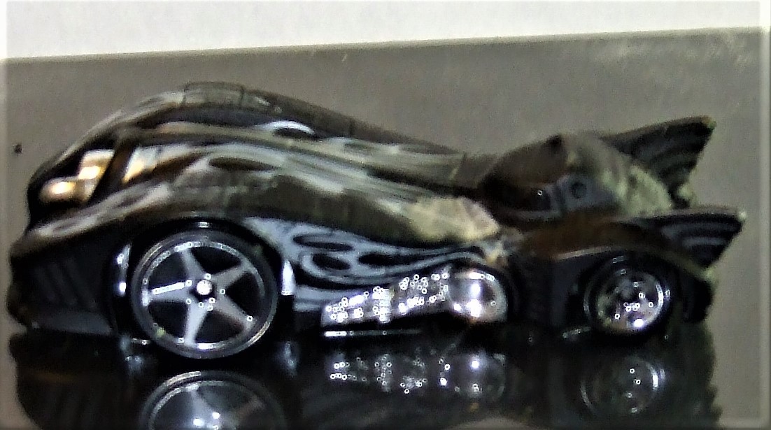 HOT WHEELS DC COMICS BATMOBILE S03 1:64 DIECAST VEHICLE CAR BLACK