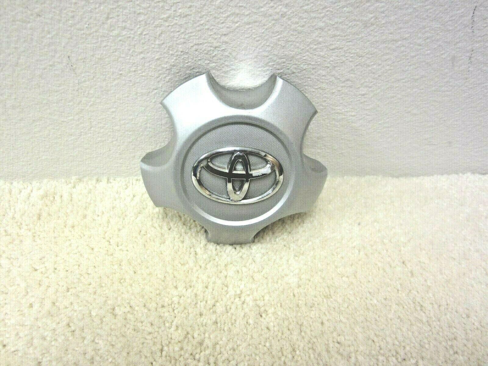 2012 2016 TOYOTA RAV4 OEM ALLOY WHEEL SILVER CENTER CAP 4260B0R020