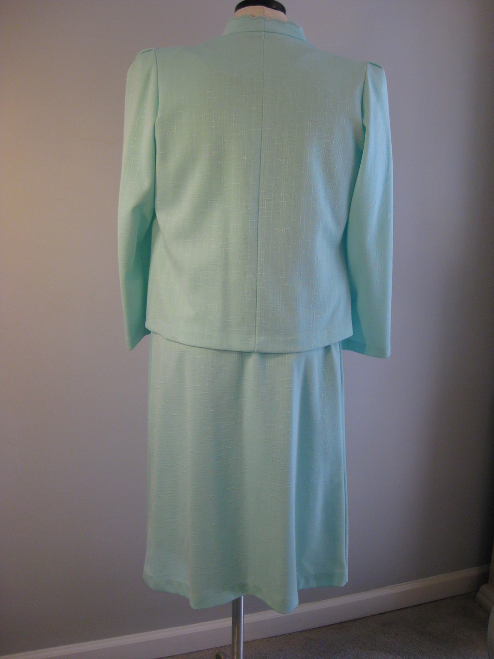 Pablo Collection Mint Green Ladies Suit Size 12-14 - Suits & Blazers