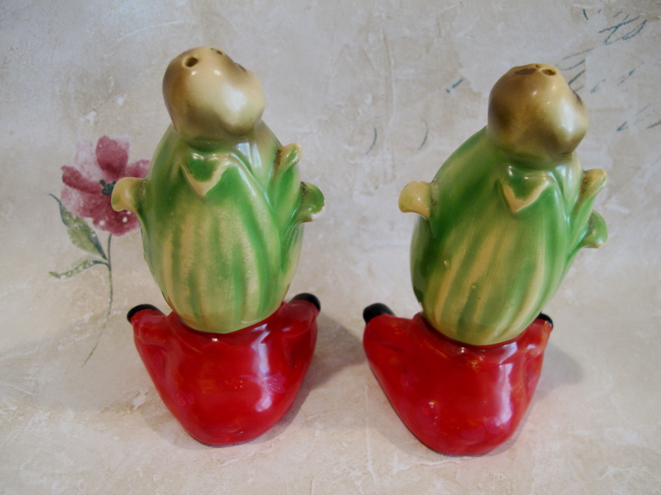 Anthropomorphic Corn Cob Salt and Pepper Shakers Set Vintage Collector
