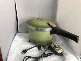 Vintage Presto Electric Pressure Cooker 4qt PB05A - $39.00