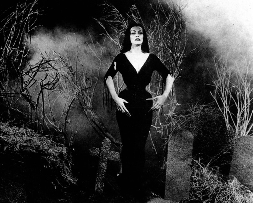 Plan 9 From Outer Space Featuring Vampira 11x14 Photo - Photographs