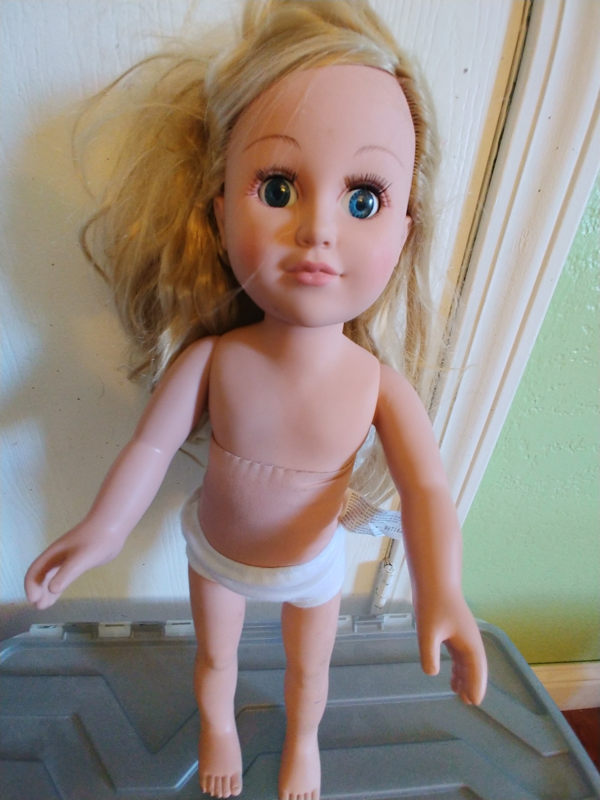 truly me doll blonde hair blue eyes