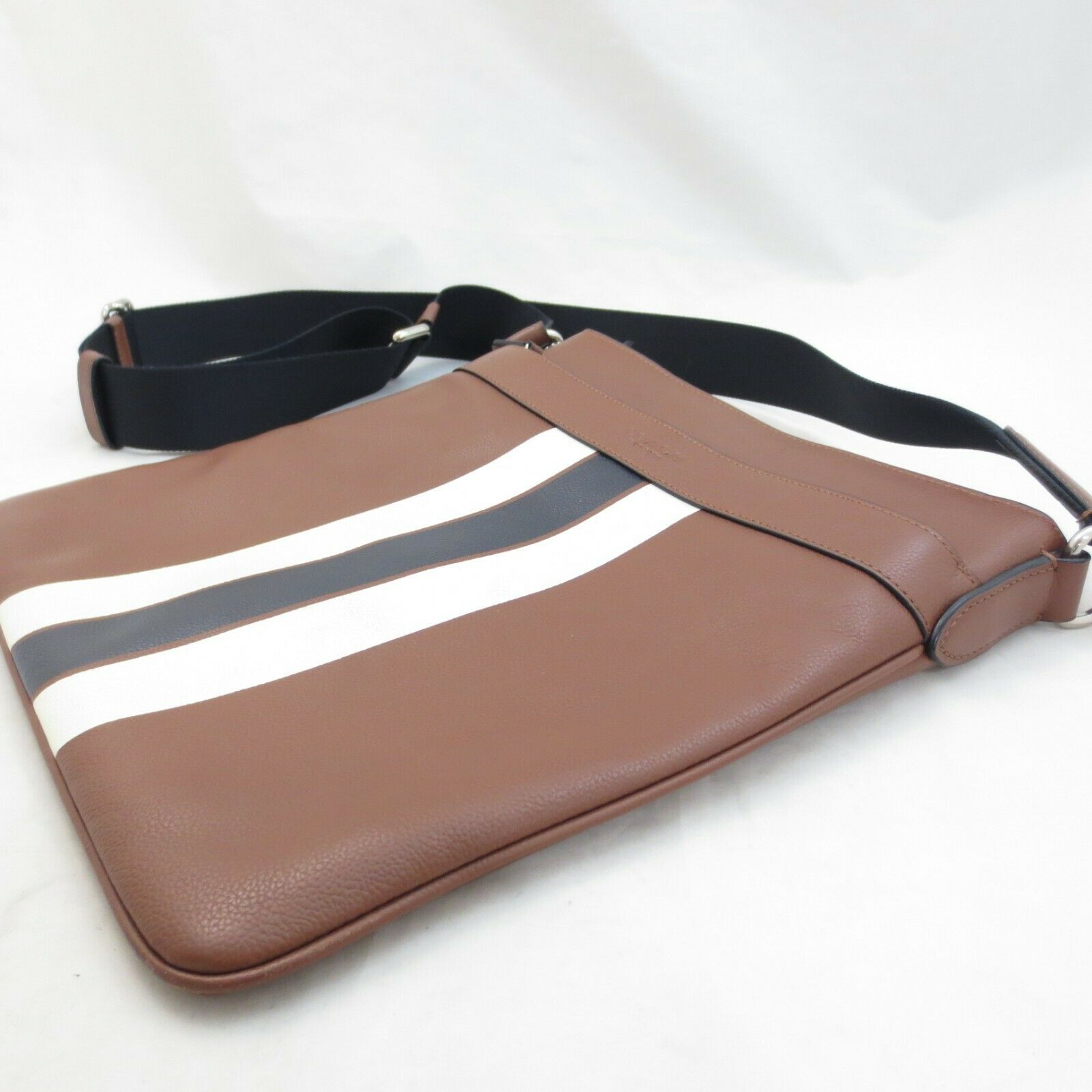 black chain tote