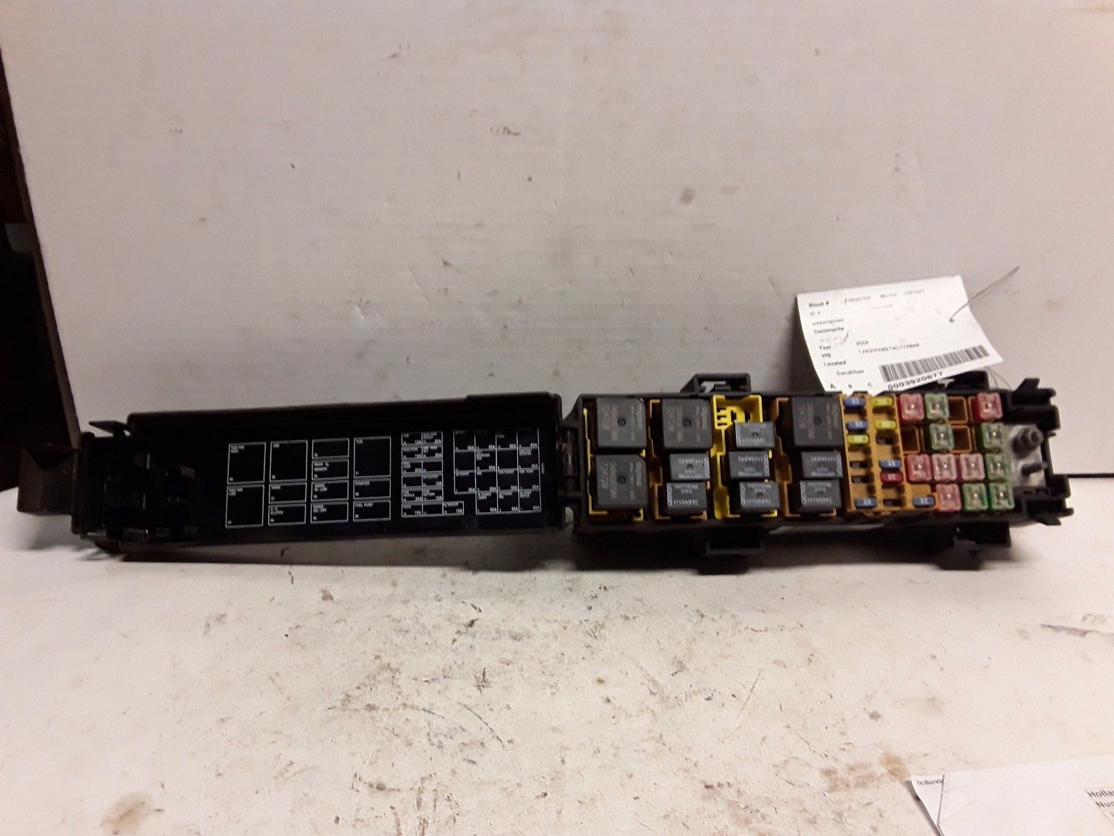 00 01 02 03 04 Jeep Grand Cherokee engine fuse box OEM ... 04 jeep grand cherokee fuse box 