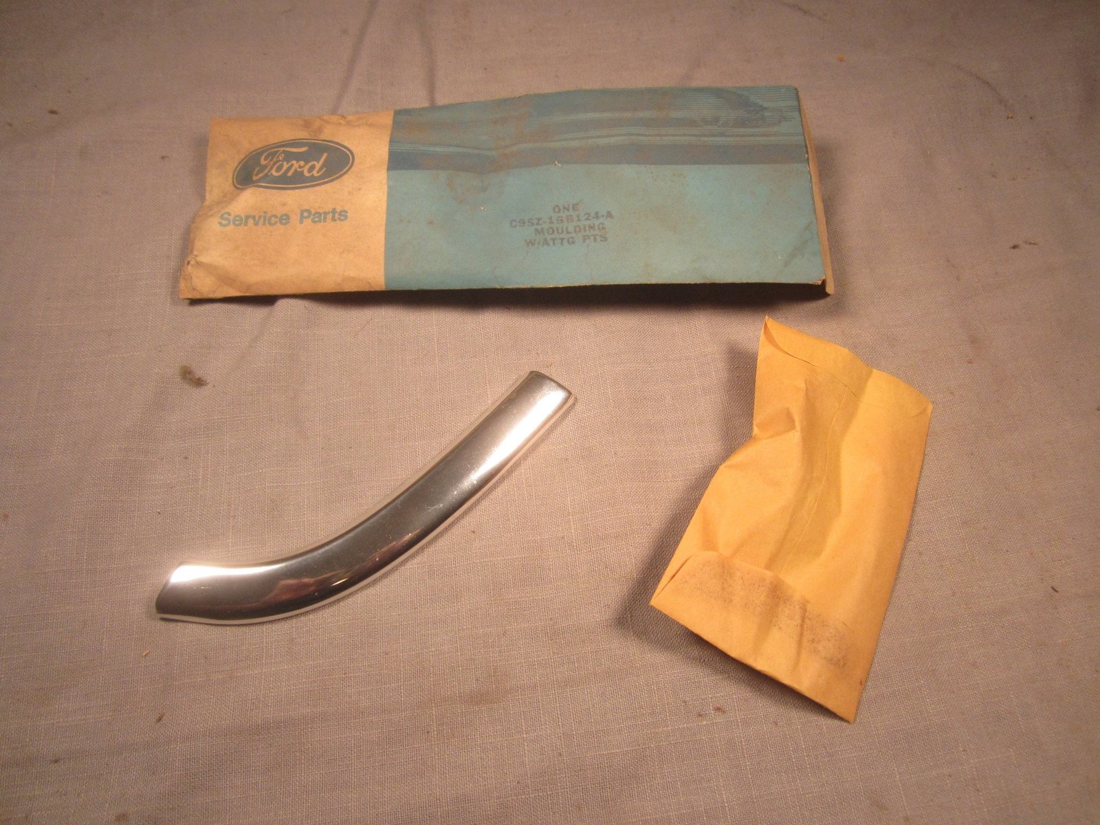 1969 Ford Thunderbird RH front fender extension eyebrow molding C9SZ